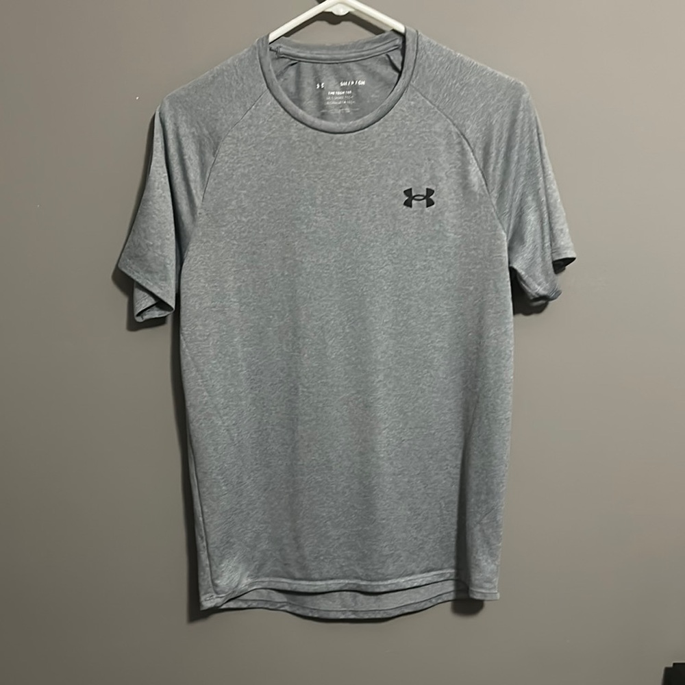 Under Armour Women’s Gray T-Shirt
